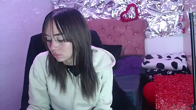 Snapshot of sofiaspring chatting on March 4, 2026, 6:37 pm sofiaspring online show from March 4, 2026, 6:37 pm