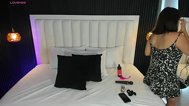 PandoraMiller online show from February 10, 2026, 5:12 pm