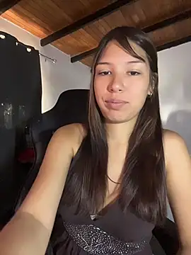 Kitty20205 online show from July 13, 2026, 3:33 pm