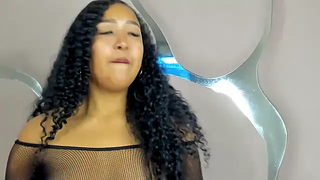 sweetdesireasm online show from March 16, 2026, 9:06 pm