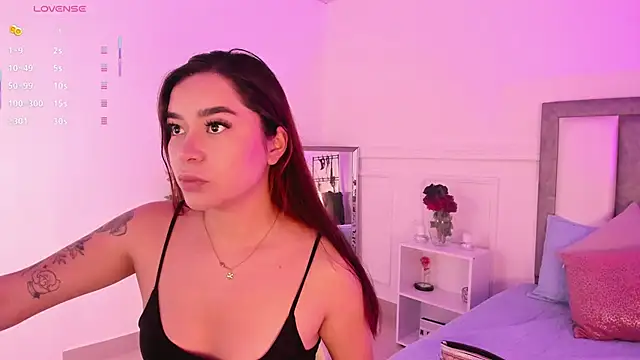 Leilafisherr online show from January 18, 2026, 1:47 pm