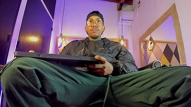 ThiagoBerry online show from March 5, 2026, 12:13 pm