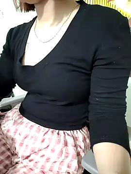 -LunaLust online show from February 2, 2026, 8:35 am