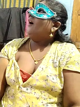Snapshot of divyasree1431 chatting on August 5, 2026, 5:18 pm divyasree1431 online show from August 5, 2026, 5:18 pm