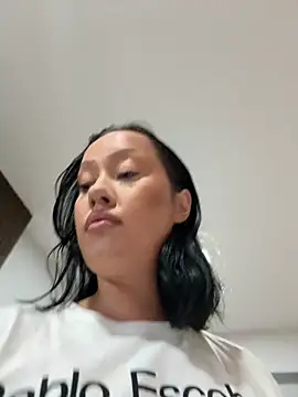 Snapshot of BlackLotus__ chatting on April 18, 2026, 4:09 pm BlackLotus online show from April 18, 2026, 4:09 pm