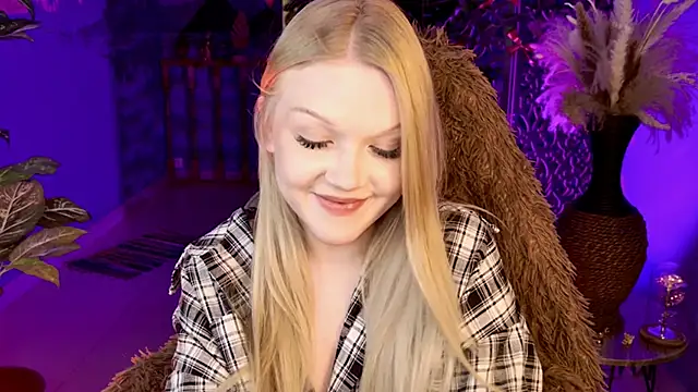 ChloeWhite online show from March 12, 2026, 11:36 am