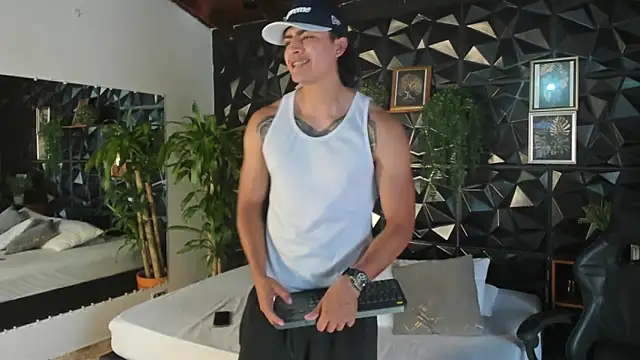 elliot colton online show from June 17, 2026, 8:19 pm