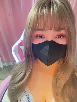 -Violet-t online show from February 6, 2026, 1:51 pm