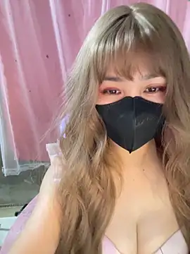 -Violet-t online show from May 26, 2026, 12:14 pm