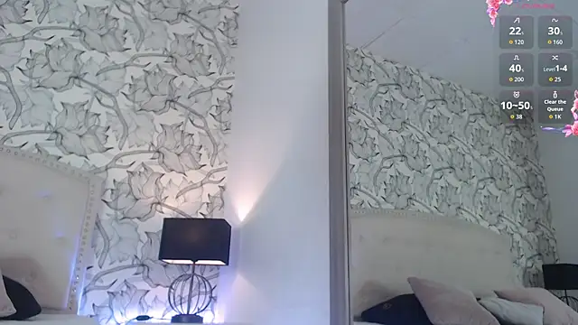 Venusandrea29 online show from April 28, 2026, 12:09 pm