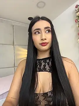 IvonneOwen online show from June 26, 2026, 3:23 am