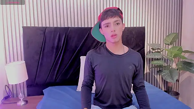 Snapshot of LeoHard__ chatting on February 5, 2026, 1:45 am LeoHard online show from February 5, 2026, 1:45 am