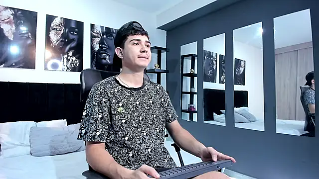 Alejo Grey online show from January 16, 2026, 8:35 pm