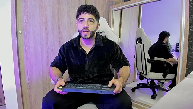 Thiago moretti online show from July 12, 2026, 1:17 am