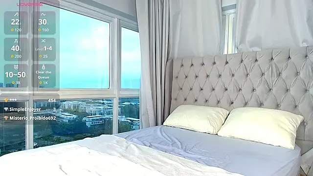 Maxine Spencer online show from March 20, 2026, 8:32 pm