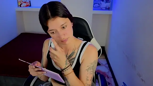 Snapshot of Harley_quinzell chatting on March 25, 2026, 6:40 pm Harley quinzell online show from March 25, 2026, 6:40 pm