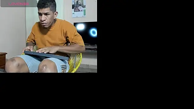 Snapshot of antonio_aguilarx chatting on June 16, 2026, 11:27 pm antonio aguilarx online show from June 16, 2026, 11:27 pm