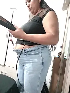 SexyandnaughtyLatinos online show from June 21, 2026, 8:14 pm