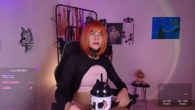 ariannaconnor  online show from April 21, 2026, 4:02 pm