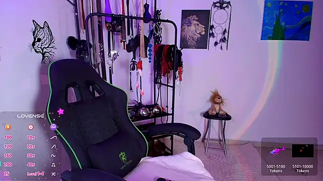 ariannaconnor  online show from May 9, 2026, 11:57 am