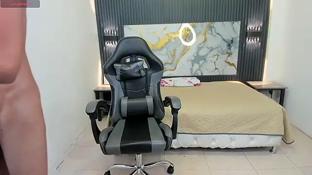 Snapshot of Dark_Desiree18 chatting on March 5, 2026, 12:13 pm Dark Desiree18 online show from March 5, 2026, 12:13 pm