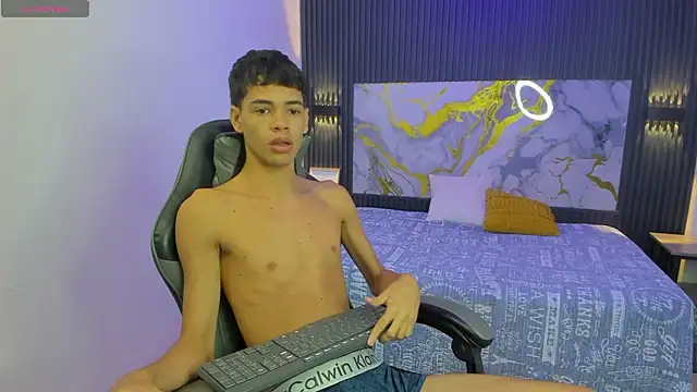 Snapshot of Dark_Desiree18 chatting on March 13, 2026, 12:54 pm Dark Desiree18 online show from March 13, 2026, 12:54 pm