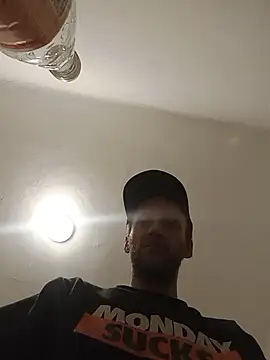 Snapshot of YeahDaynight2 chatting on January 11, 2026, 3:19 pm YeahDaynight2 online show from January 11, 2026, 3:19 pm