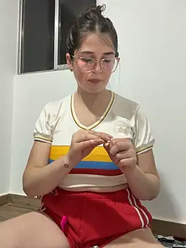 moon0626 online show from June 18, 2026, 4:55 am