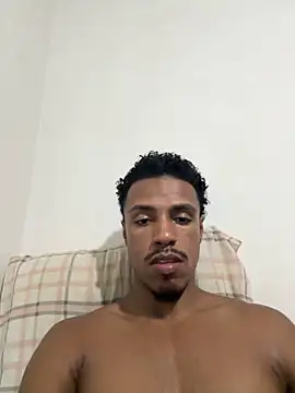 LorenzoBlack27 online show from April 17, 2026, 11:29 pm