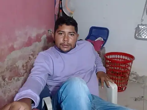 Snapshot of master_juju1924 chatting on April 3, 2026, 4:19 am master juju1924 online show from April 3, 2026, 4:19 am