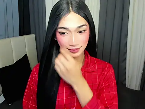 FyangFoxx online show from May 5, 2026, 5:27 pm