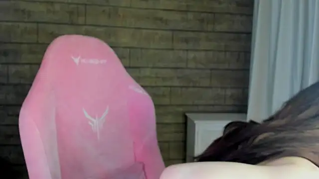 VanessaVienne online show from May 12, 2026, 4:24 pm