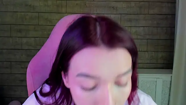 VanessaVienne online show from May 16, 2026, 4:06 pm
