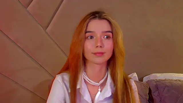 VanessaVienne online show from March 3, 2026, 4:25 pm