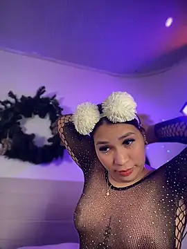 YaraXX1 online show from February 17, 2026, 4:43 am