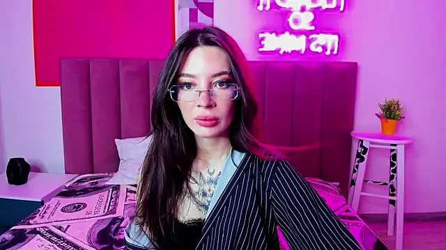 IvyDainty online show from June 27, 2026, 1:22 am