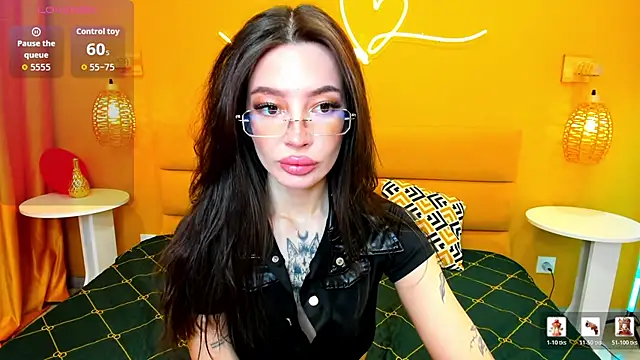 IvyDainty online show from June 18, 2026, 1:26 am