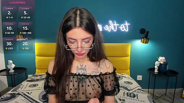 IvyDainty online show from July 24, 2026, 1:23 am