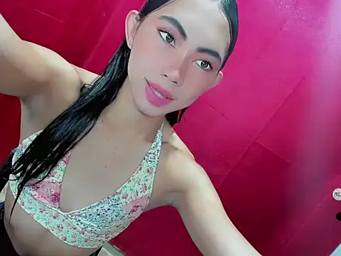 Snapshot of Massivecockfiona chatting on March 6, 2026, 5:24 am Massivecockfiona online show from March 6, 2026, 5:24 am