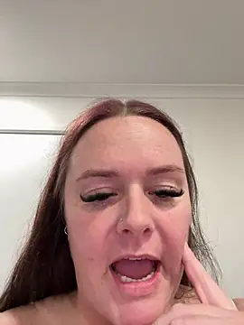 Snapshot of carinabro10 chatting on May 16, 2026, 10:36 am carinabro10 online show from May 16, 2026, 10:36 am