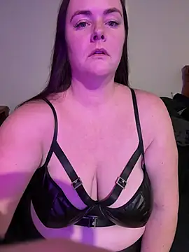 carinabro10 online show from July 24, 2026, 10:44 am