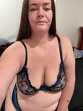 carinabro10 online show from August 2, 2026, 3:49 am