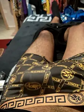 Snapshot of Traviszyyy chatting on January 9, 2026, 7:26 am Traviszyyy online show from January 9, 2026, 7:26 am