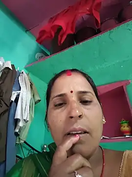 Snapshot of Reena_lodha chatting on May 17, 2026, 8:03 am Reena lodha online show from May 17, 2026, 8:03 am