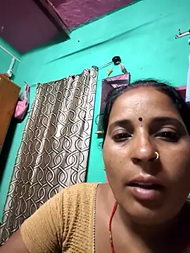 Snapshot of Reena_lodha chatting on May 9, 2026, 10:46 pm Reena lodha online show from May 9, 2026, 10:46 pm