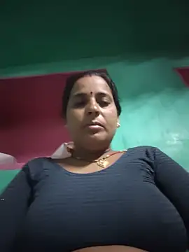 Snapshot of Reena_lodha chatting on June 10, 2026, 11:06 pm Reena lodha online show from June 10, 2026, 11:06 pm