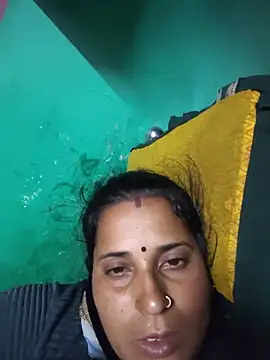 Snapshot of Reena_lodha chatting on May 20, 2026, 3:20 pm Reena lodha online show from May 20, 2026, 3:20 pm