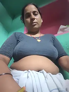 Snapshot of Reena_lodha chatting on June 18, 2026, 10:26 pm Reena lodha online show from June 18, 2026, 10:26 pm