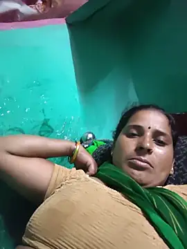 Snapshot of Reena_lodha chatting on June 3, 2026, 3:39 pm Reena lodha online show from June 3, 2026, 3:39 pm