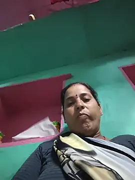 Snapshot of Reena_lodha chatting on June 4, 2026, 9:41 pm Reena lodha online show from June 4, 2026, 9:41 pm